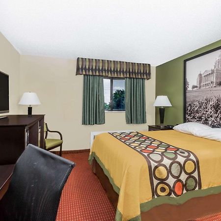 Super 8 By Wyndham Grinnell Ia Esterno foto