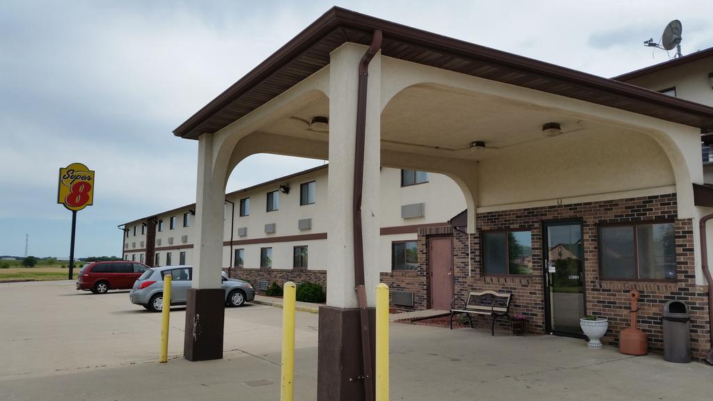 Super 8 By Wyndham Grinnell Ia Esterno foto