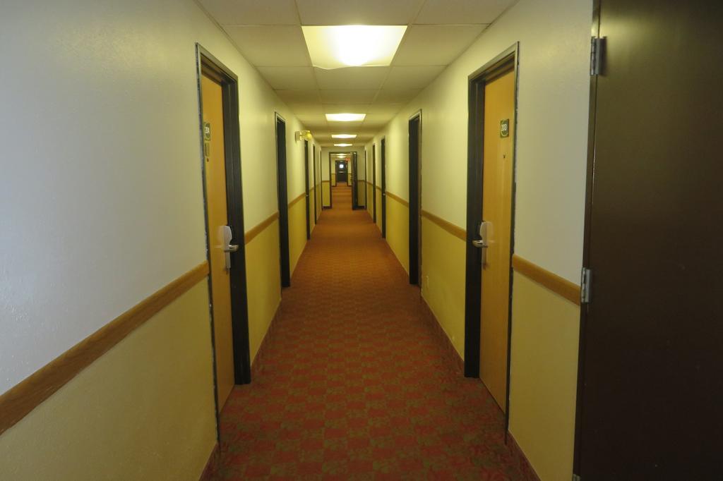 Super 8 By Wyndham Grinnell Ia Esterno foto