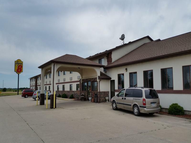 Super 8 By Wyndham Grinnell Ia Esterno foto